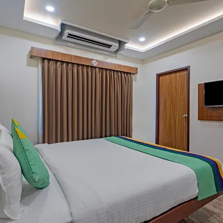 Treebo Aaravi Residency, 800 Mtrs From Promenade Beach Pondicherry Exterior photo