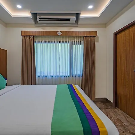 Treebo Aaravi Residency, 800 Mtrs From Promenade Beach Pondicherry Exterior photo