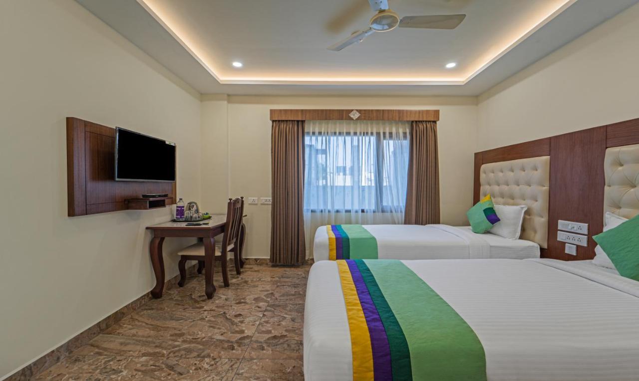 Hotel Treebo Aaravi Residency, 800 Mtrs From Promenade 3*
